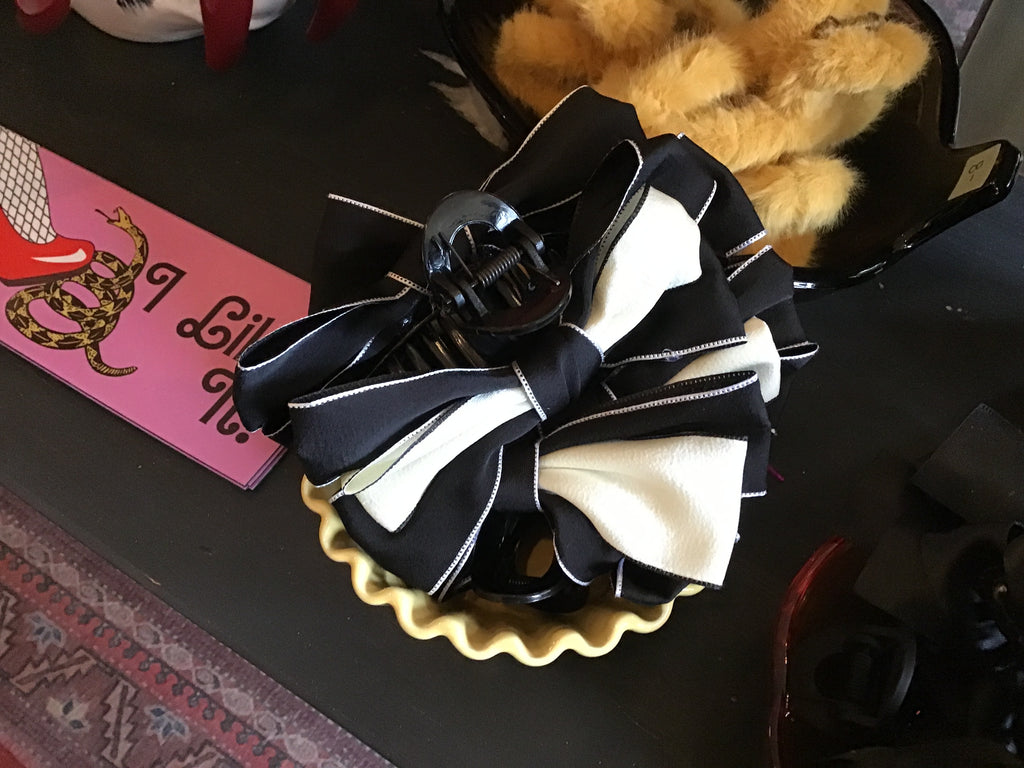 Black + White Bow Claw Clip