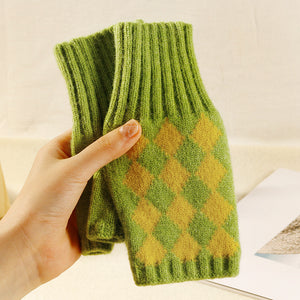 Checkered fingerless knit gloves - fun!